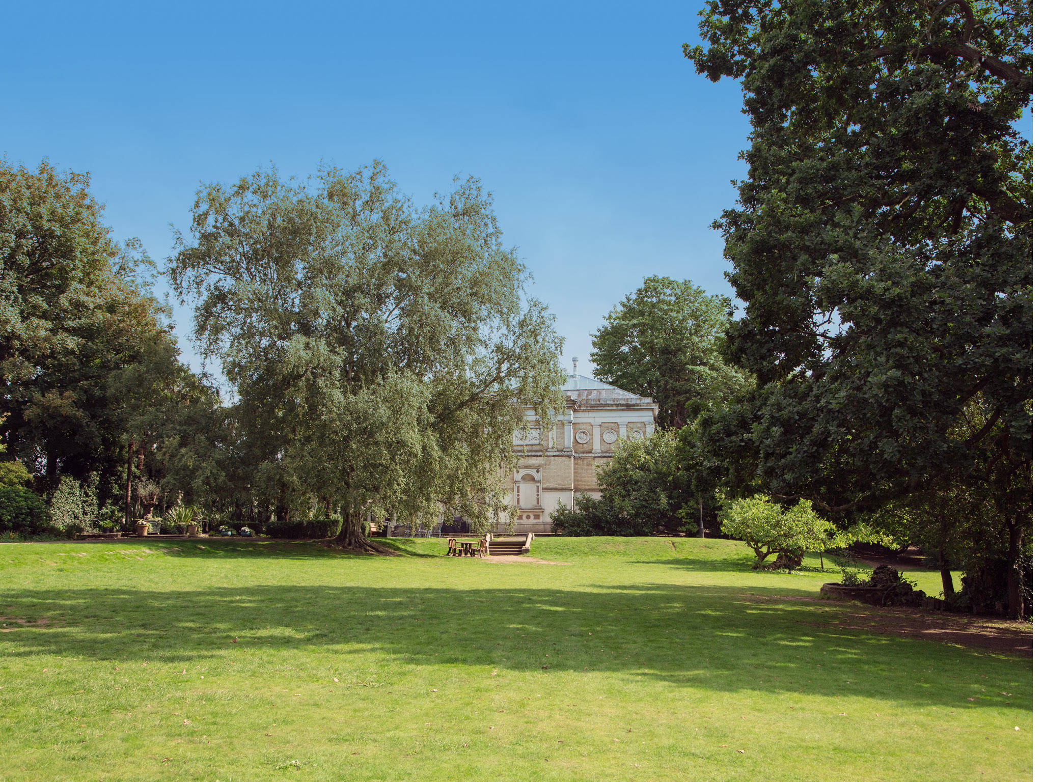 View of Hampton Court House through the gardens